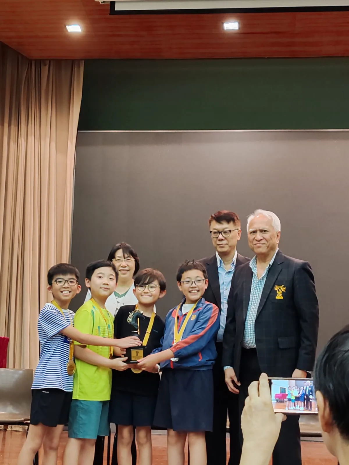Prajyot Shirodkar guiding a student during a chess lesson